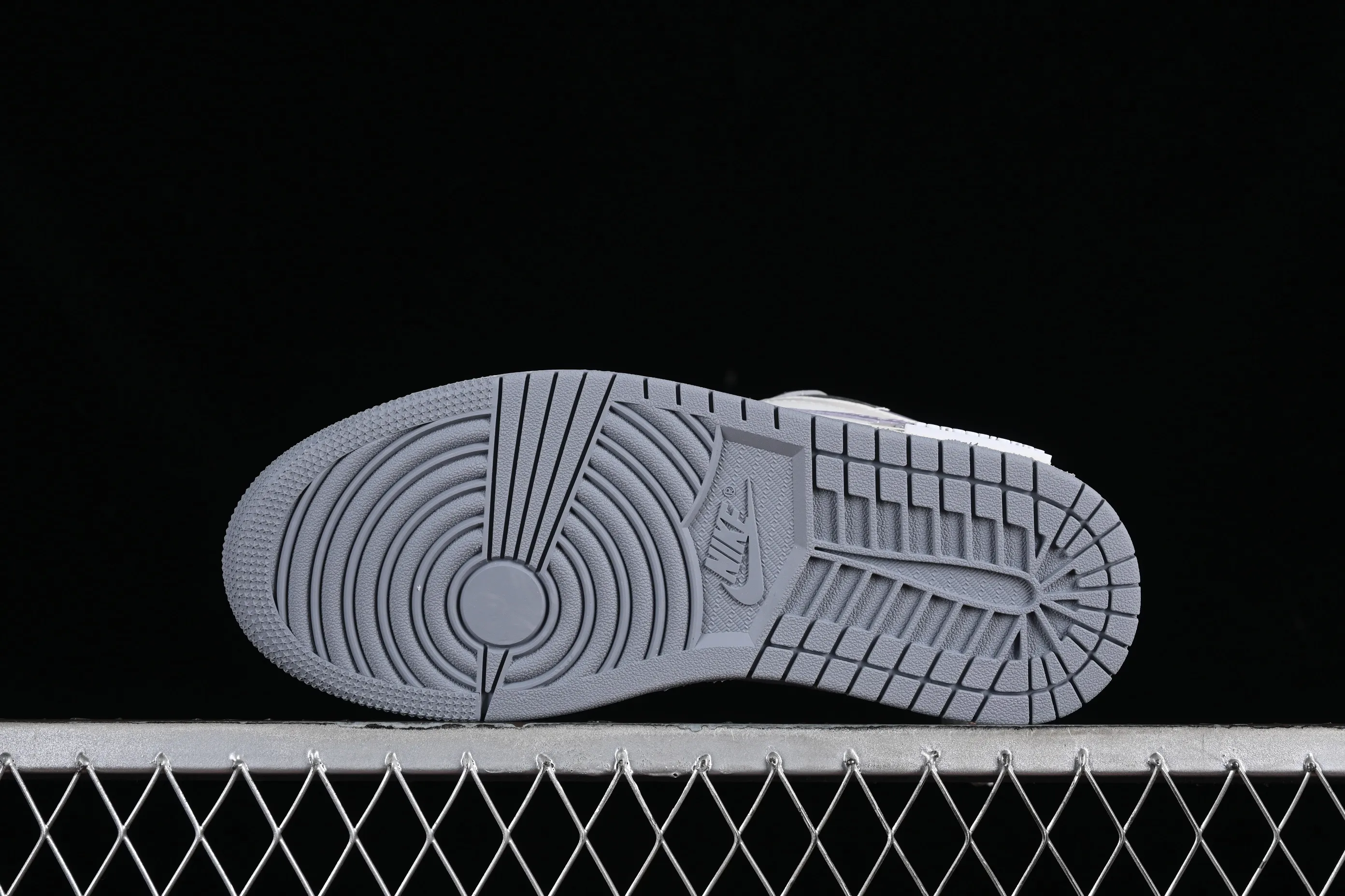All categories Air Jordan Jordan series basketball shoes Air Jordan 1 Low Air Jordan 1 Low AJ1 Joe 1 Panda Prank Modern Wei Realm Gray Series Medal of the Rose Low-top cultural retro basketball shoes 553560-053